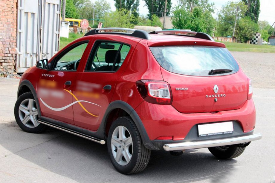 Dacia Sandero 2013–2020 Achterbeugel AK002 (RVS) Foto 3