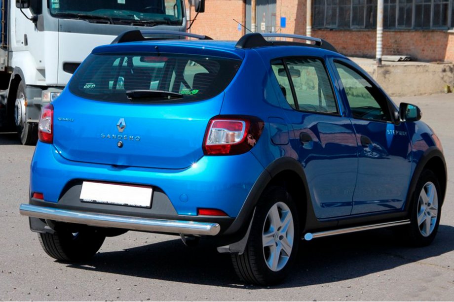 Dacia Sandero 2013–2020 Achterbeugel AK002 (RVS) Foto 4