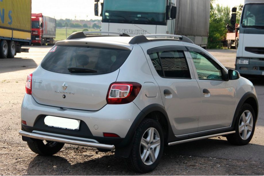 Dacia Sandero 2013–2020 Achterbeugel AK002 (RVS) Foto 8