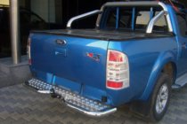 Ford Ranger 2007–2011 Achterhoeken AK003 (2 stuks, RVS) foto 2