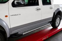 GreatWall Wingle 5 2006– Side steps Allmond Grey (2 stuks, aluminium) foto 1