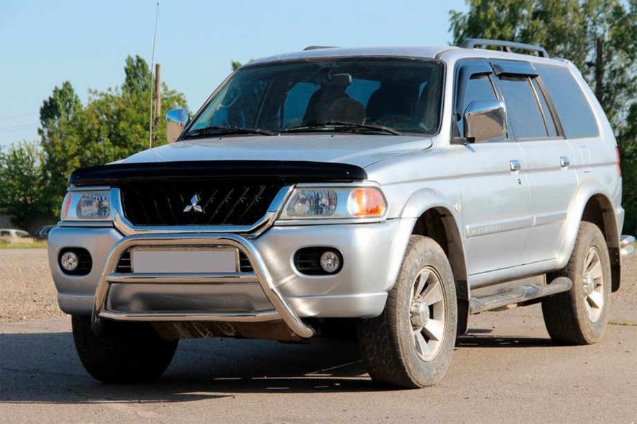 Mitsubishi Pajero Sport 1996–2007 Bullbar WT022 (RVS) Image