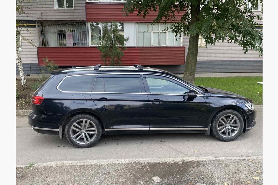 Volkswagen Passat B8 2015–2023 Dwarsdragers voor geïntegreerde dakrails, afsluitbaar met sleutel (2 stuks) Foto 5