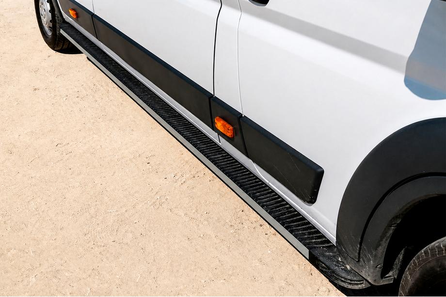 Fiat Ducato 2006–2025 Maya side steps (2 stuks, aluminium) Image