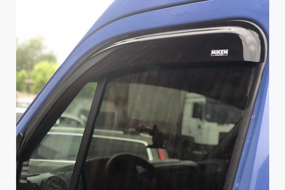 Renault Master 2011–2023 Raamwindschermen (2 stuks, Niken) Foto 3