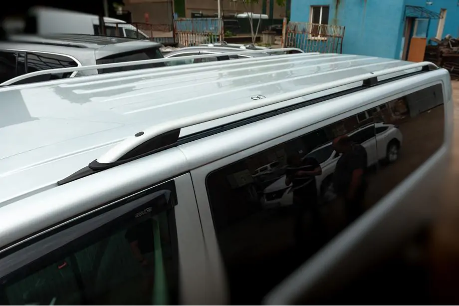 Volkswagen T6 2015–2024 Dakrails CROWN (mat grijs) Image