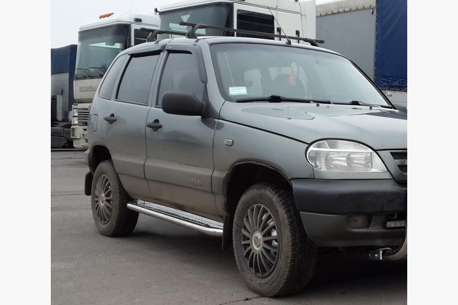 Chevrolet Niva 1998–2020 Premium side steps (2 st., RVS) Ø60 Image
