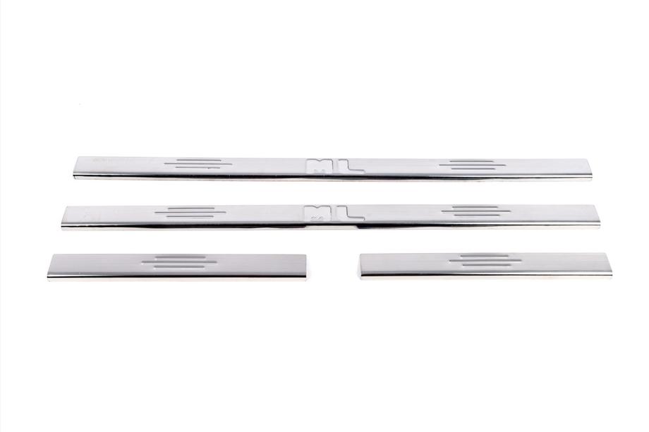 Mercedes ML W163 1997–2005 Instaplijsten (Carmos, set van 4, RVS) Foto 2