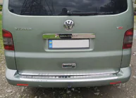 Volkswagen T5 Caravelle 2004–2010 RVS afdekking voor kofferklephandgreep foto 1