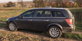 Opel Astra H 2004–2013 Buitenste raamomlijsting (RVS) foto 6