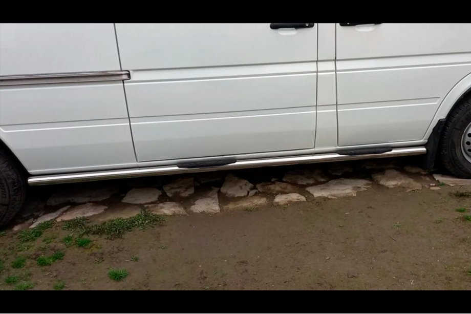 Volkswagen LT 1995–2006 Sidebars (2 stuks, RVS) Middellange wielbasis, Ø60 Foto 3