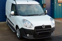 Fiat Doblo II 2010–2022 Chromen mistlampomlijsting met strips (2010-2015, 4 stuks, RVS) Carmos - Turks staal foto 4