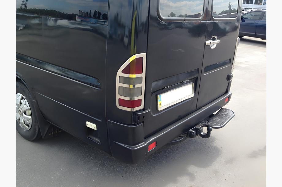Mercedes Sprinter W901/902/903/904/905 1995–2006 RVS achterlichtcovers (2 st.) OmsaLine - Italiaans roestvrij staal Image