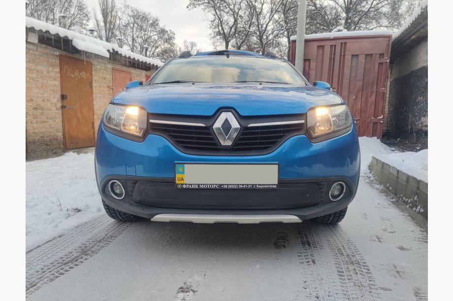 Renault Logan II 2013–2022 Winter onderste grille-afdekking (2013-2015) Foto 6