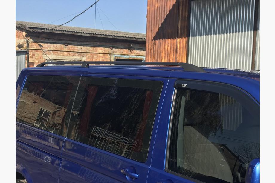 Volkswagen T5 Transporter 2003–2010 Zwarte dakrails Lange wielbasis, metalen voetjes Foto 6