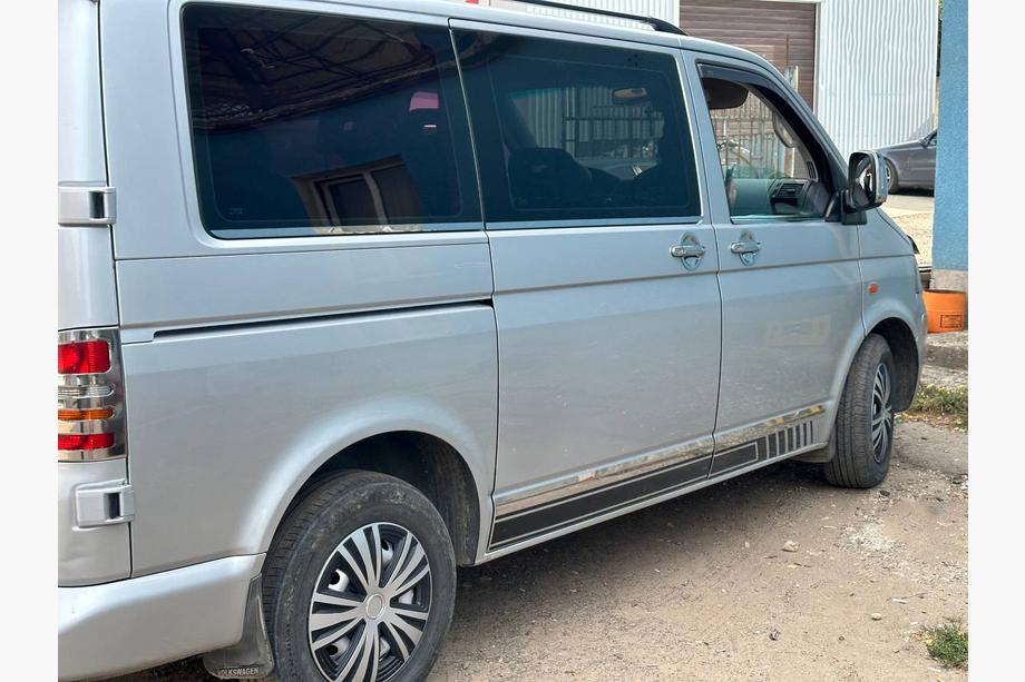 Volkswagen T5 Multivan 2003–2010 Deurstrips (RVS, chroom) 2-deurs, korte wielbasis, OmsaLine – Italiaans roestvrij staal Foto 15