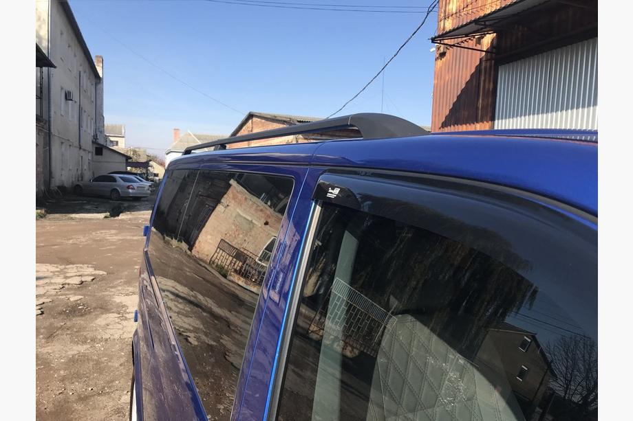Volkswagen T5 Multivan 2003–2010 Zwarte dakrails Korte wielbasis, metalen voeten Foto 5
