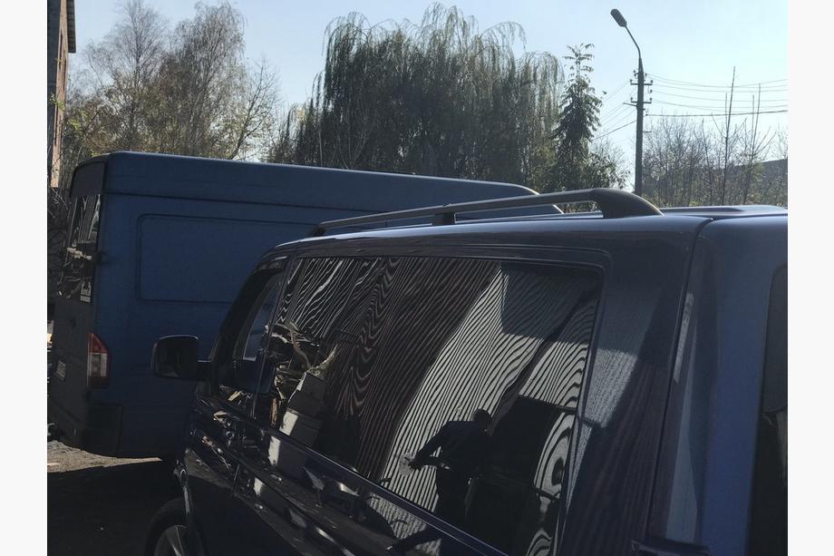 Volkswagen T5 Multivan 2003–2010 Zwarte dakrails Korte wielbasis, metalen voeten Foto 8