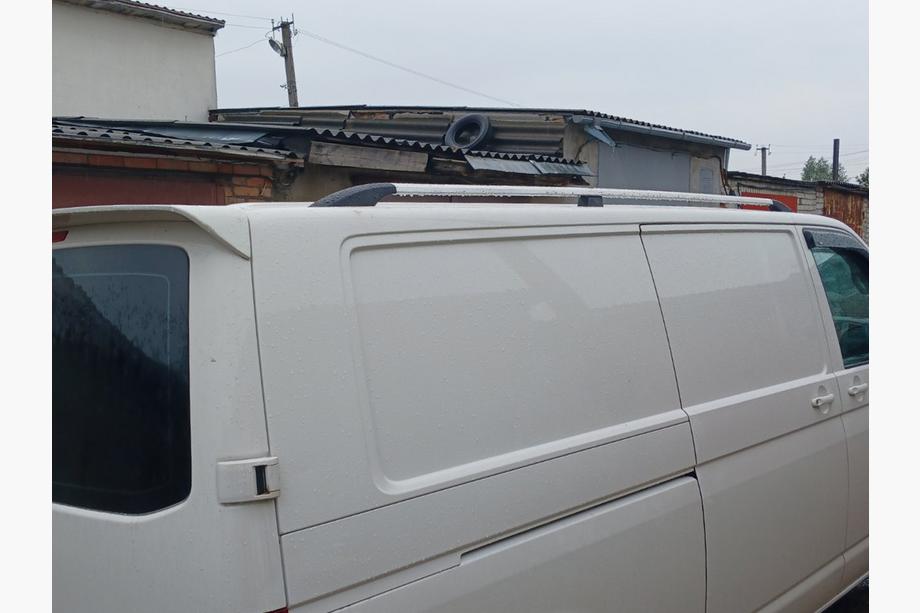 Volkswagen T5 Caravelle 2004–2010 Chromen dakrails Korte wielbasis, metalen voeten Foto 5