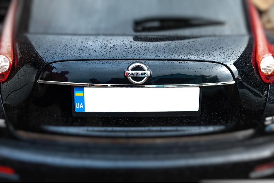 Nissan Juke 2010–2019 Chromen strip boven kenteken (RVS) Carmos - Turks staal Foto 6