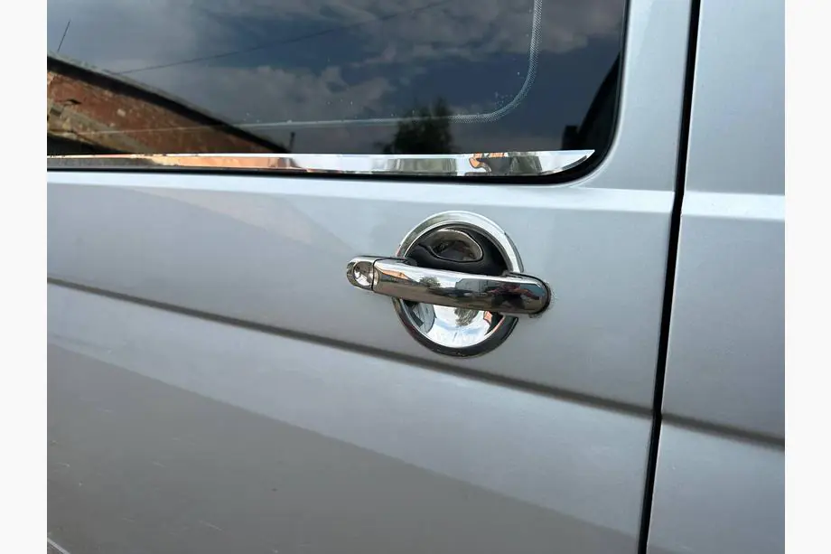 Volkswagen T5 2010–2015 Voorste raamomlijsting (2 st., RVS) Foto 3