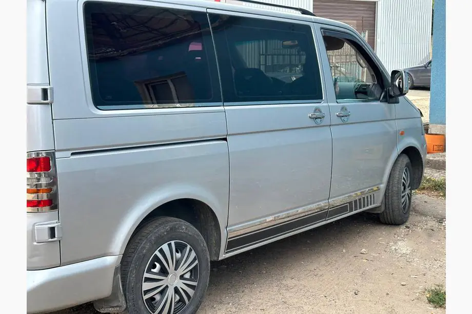 Volkswagen T5 2010–2015 Voorste raamomlijsting (2 st., RVS) Foto 6
