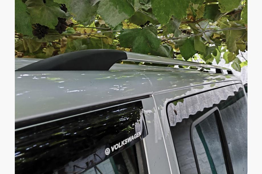 Volkswagen T6 2015–2024 Chromen dakrails Lange wielbasis, kunststof voetsteunen Foto 12