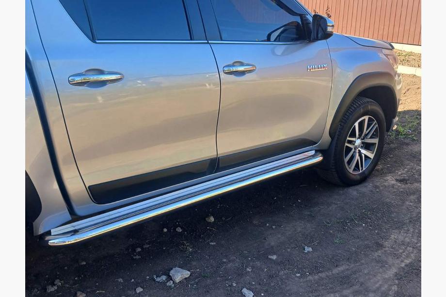 Toyota Hilux 2015– Side steps KB001 (RVS) 60 mm Foto 4