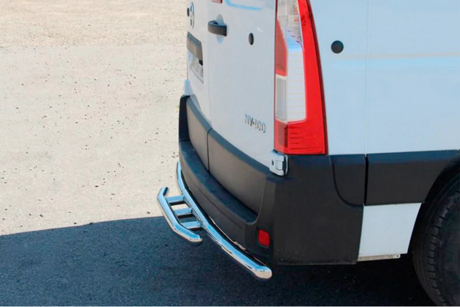 Nissan NV400 2010–2024 Achterbeugel AK011 (RVS) Image