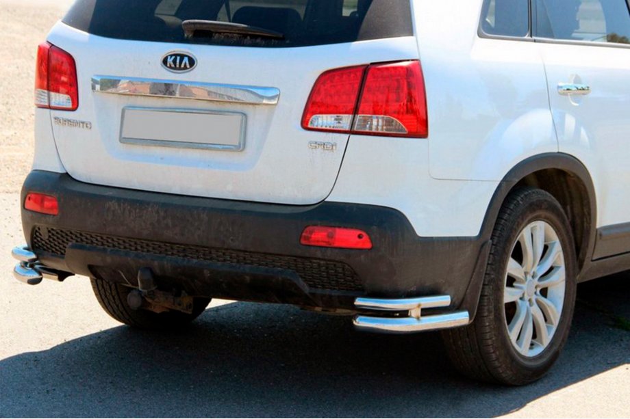 Kia Sorento II XM 2009–2014 Achterste dubbele hoekstukken AK003-подвійний (RVS) Image
