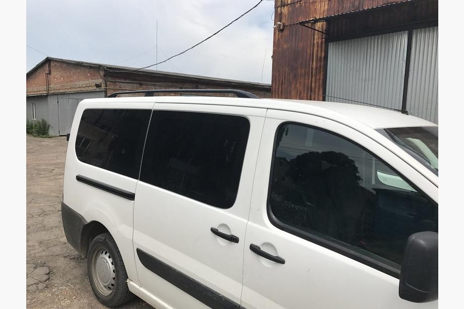 Fiat Scudo 2007–2015 Dakrails, zwart Korte wielbasis, metalen voeten Foto 2