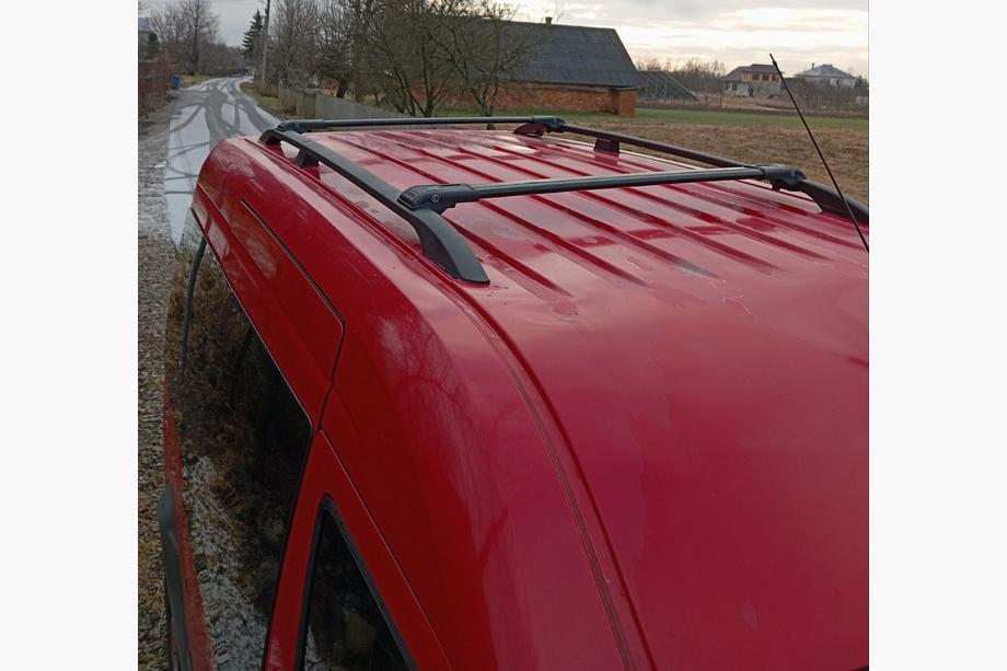 Ford Connect 2002–2006 Zwarte dakrails Image
