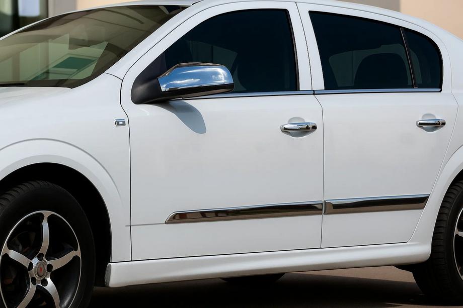 Opel Astra H 2004–2013 Deurstrip (set van 4, RVS) Image