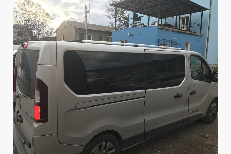 Opel Vivaro 2015–2019 Chromen dakrails Lang, gietijzeren voeten Foto 5