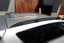 Toyota Rav 4 2006–2013 Zwarte Turkse dakrails Korte wielbasis, kunststof steunen foto 4