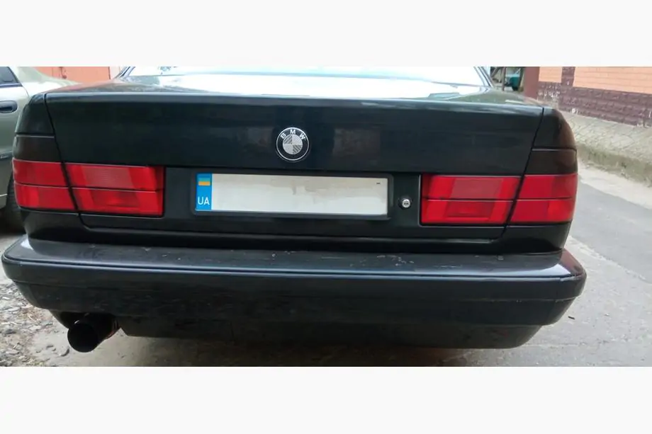 BMW 5 Serie E34 1988–1995 Carbon embleem, Turkije (82 mm) Foto 4