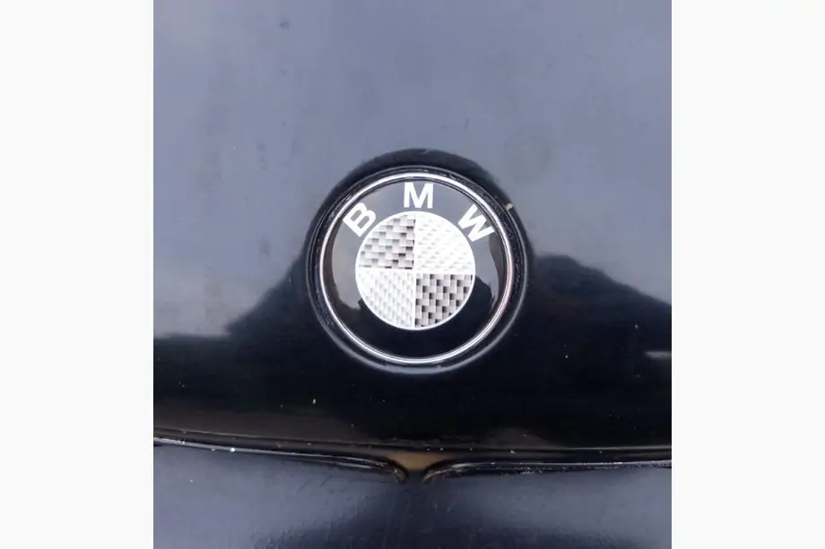BMW 5 Serie E34 1988–1995 Carbon embleem, Turkije (82 mm) Foto 2