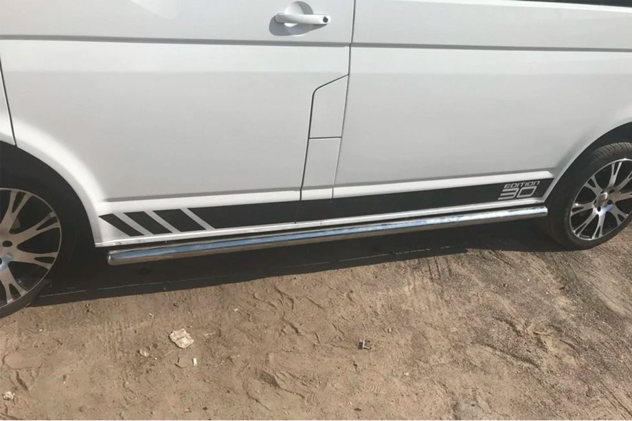 Volkswagen T5 Caravelle 2004–2010 Sidebars (set van 2, RVS) 60 mm, korte wielbasis Foto 4