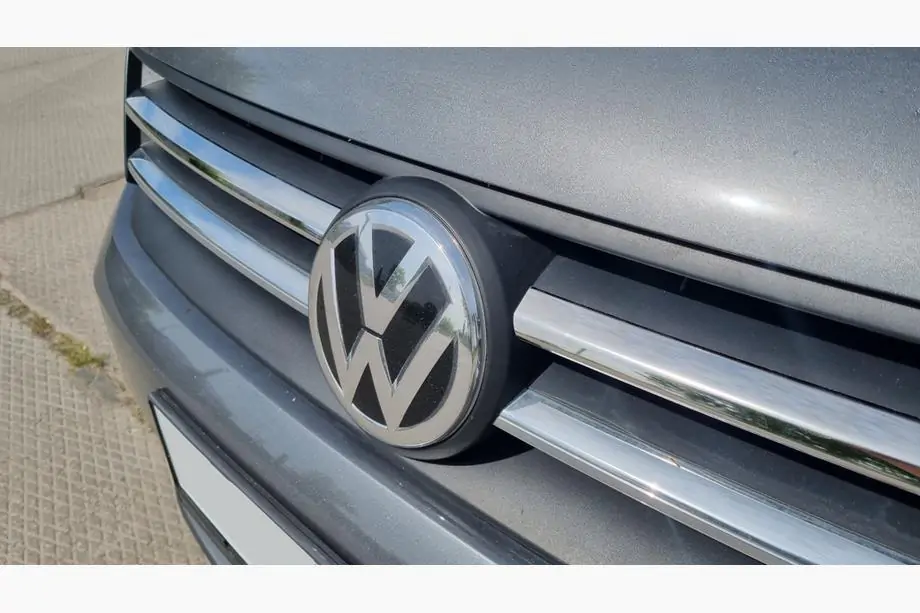 Volkswagen Caddy 2015–2020 Grille sierlijsten (set van 2, RVS) Image