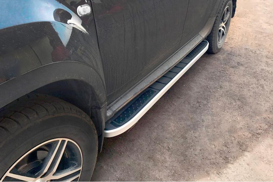 Dacia Duster 2008–2018 Tayga Grey V2 zijtreden (set van 2, aluminium) Image