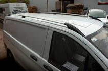 Mercedes Vito/V-klasse W447 2014– Dakrails ELITE chroom (kunststof voet) Korte wielbasis (Short, Compact) foto 1