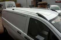 Mercedes Vito/V-klasse W447 2014– Dakrails ELITE chroom (kunststof voet) foto 1