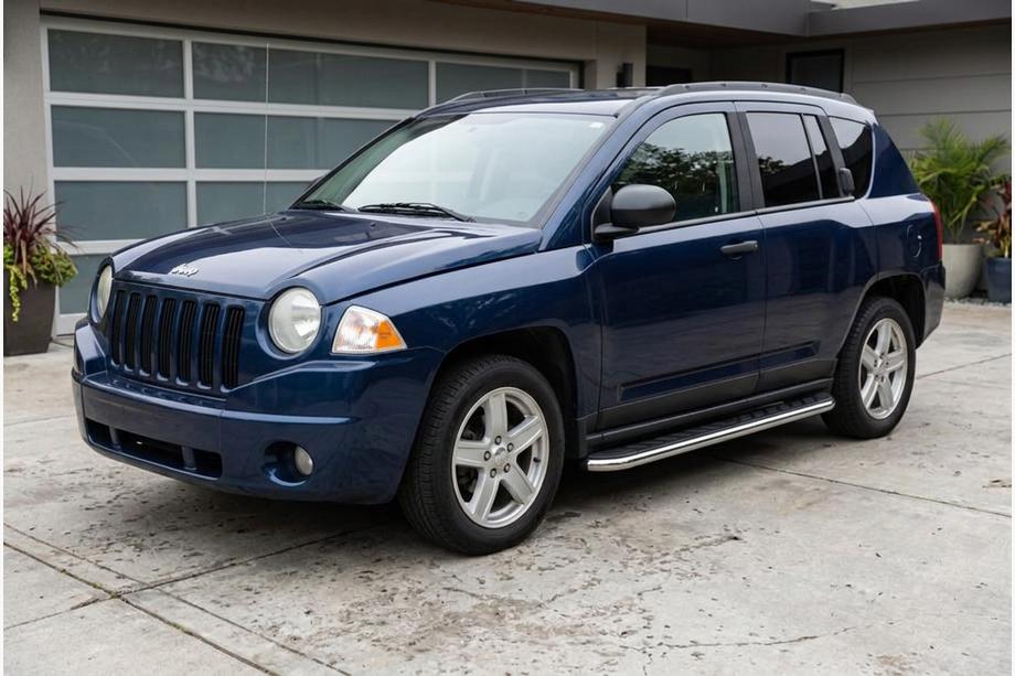 Jeep Compass 2006–2016 Maydos V1 side steps (set van 2, aluminium/RVS) Image