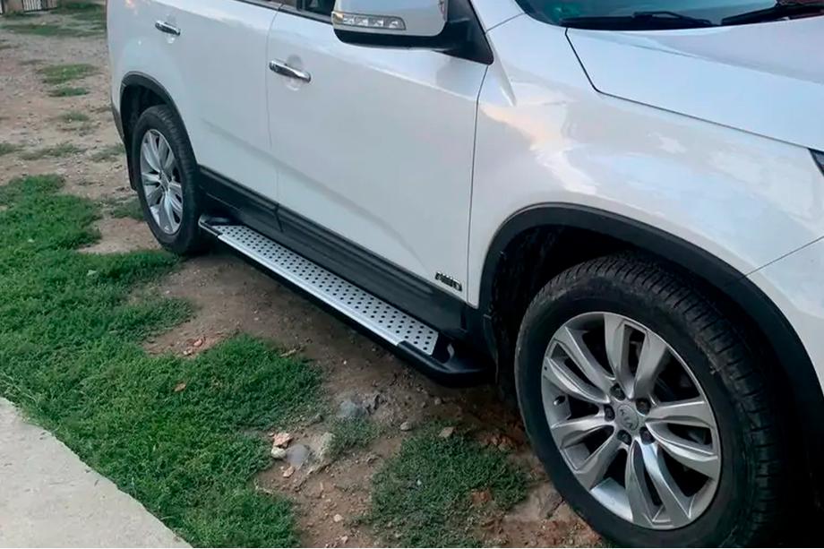 Kia Sorento II XM 2009–2014 Zijsteps Allmond Grey (2 stuks, aluminium) 2010-2013 Image