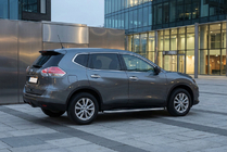 Nissan X-trail T32/Rogue 2014–2021 Maydos V1 side steps (set van 2, aluminium/RVS) foto 1