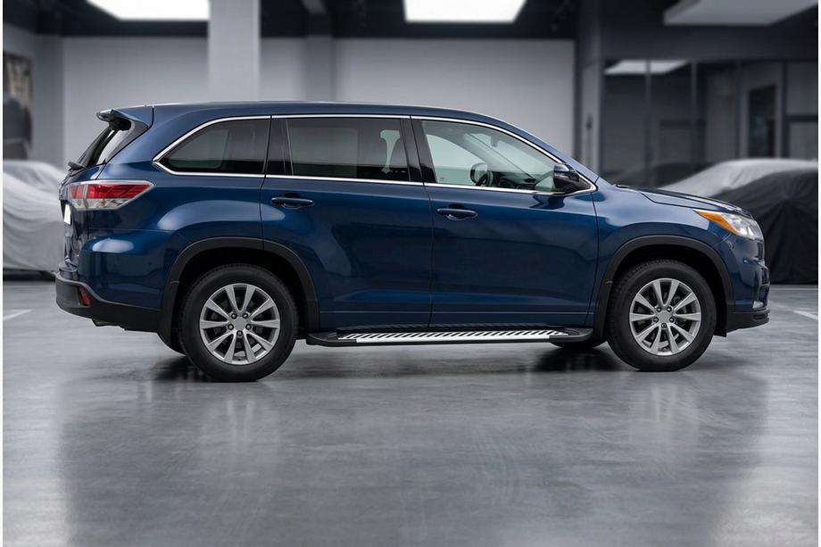 Toyota Highlander 2013–2019 Line side steps (set van 2, aluminium) Image