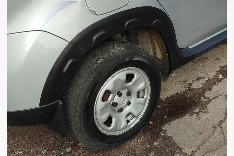 Renault Duster 2008–2017 Spatbordverbreders met uitstulpingen (8 stuks, ABS) Foto 10