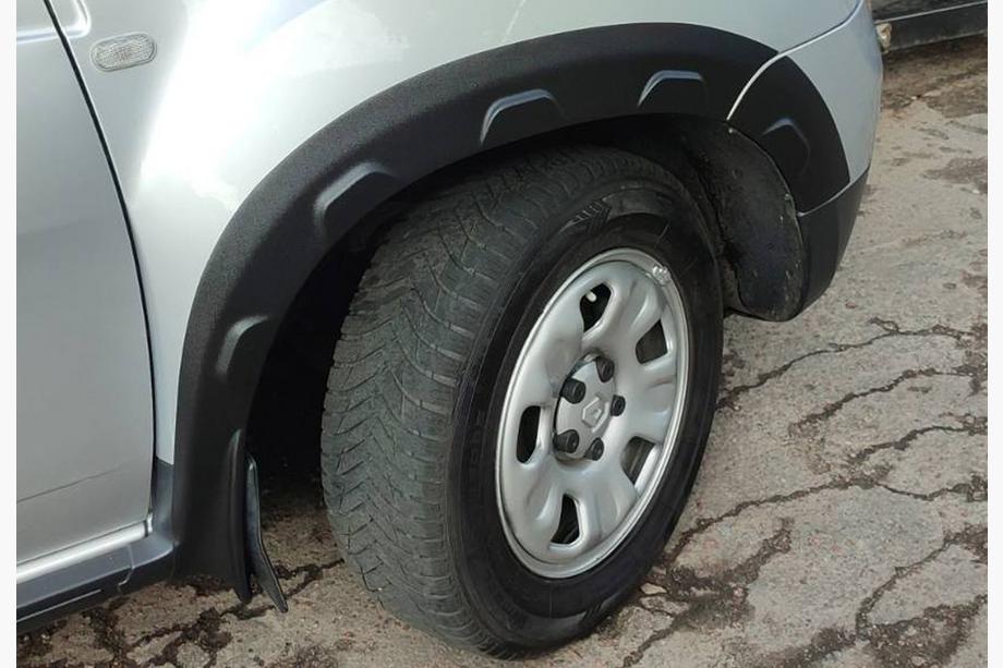 Renault Duster 2008–2017 Spatbordverbreders met uitstulpingen (8 stuks, ABS) Foto 11