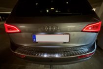 Audi Q5 2008–2017 Chromen sierlijst boven de kentekenplaat (RVS) foto 5