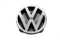 Volkswagen Polo 1994–2001 Embleem voorzijde foto 2